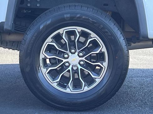 Used 2018 Chevrolet Colorado ZR2 w/ LPO, Premium Interior Package AWD/4WD image 33