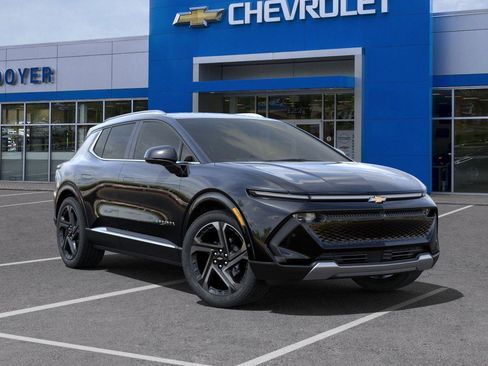 New 2025 Chevrolet Equinox EV LT image 7