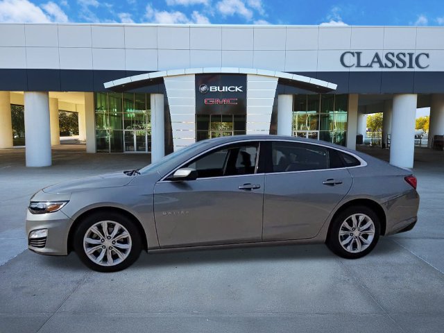 Used 2025 Chevrolet Malibu LT FWD image 4