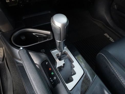 Used 2016 Toyota RAV4 Limited FWD image 9