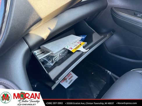 Used 2022 Buick Envision Essence w/ Safety Package image 23