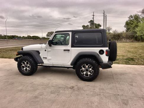 Used 2022 Jeep Wrangler Sport S image 4