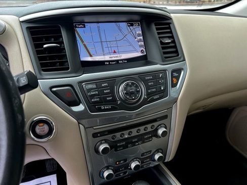 Used 2018 Nissan Pathfinder SL image 43