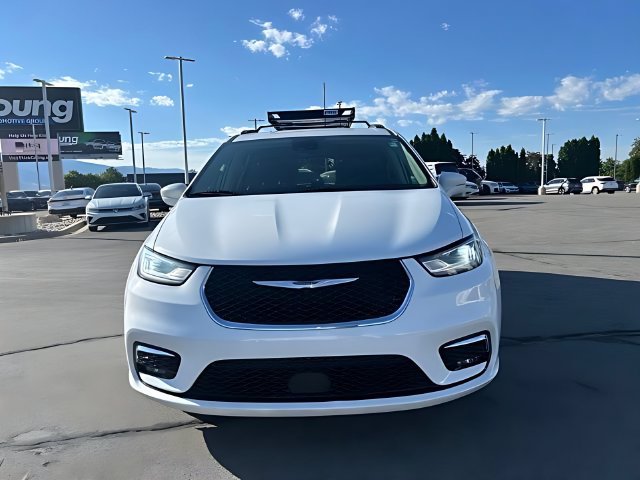 Used 2022 Chrysler Pacifica Touring-L FWD image 8