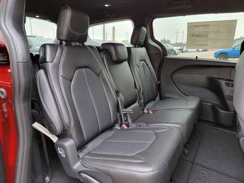 New 2026 Chrysler Pacifica Select w/ S Appearance Package FWD image 23