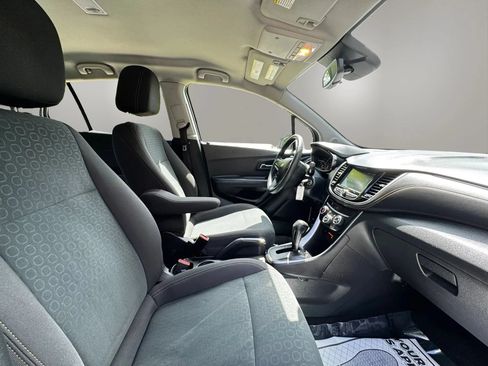 Used 2017 Chevrolet Trax LS FWD image 14