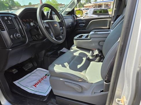 Used 2019 Chevrolet Silverado 1500 W/T w/ WT Convenience Package AWD/4WD image 11