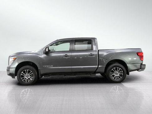 Used 2021 Nissan Titan SV w/ SV Convenience Package AWD/4WD image 2