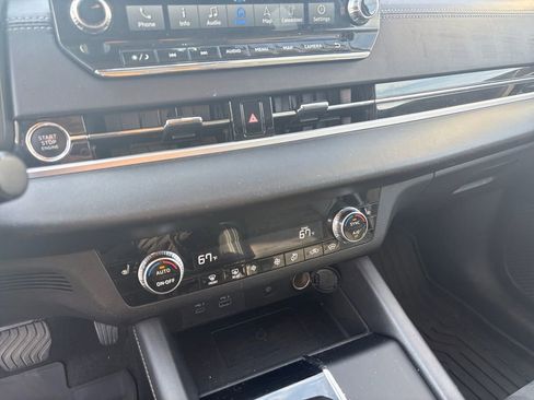 Used 2024 Mitsubishi Outlander SE image 18