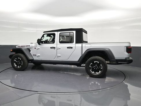 Used 2024 Jeep Gladiator Rubicon w/ Safety Group AWD/4WD image 8