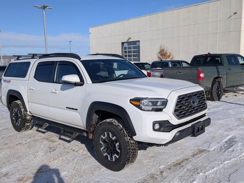 Used 2022 Toyota Tacoma TRD Off-Road image 7