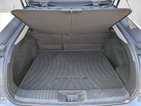Used 2024 Toyota Prius XLE FWD image 6