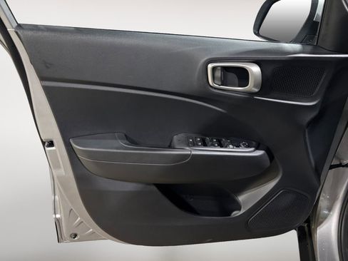 New 2025 Hyundai Venue SEL image 21