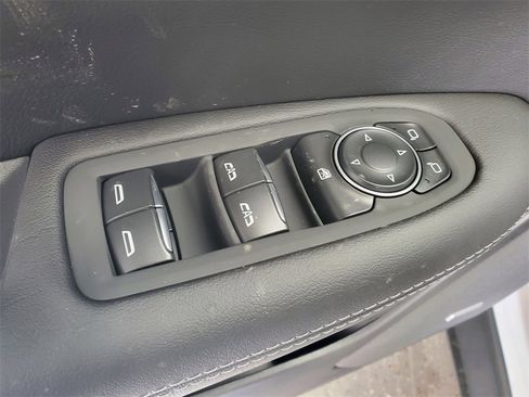 New 2026 Cadillac XT5 Luxury w/ LPO, Floor Liner Package image 9