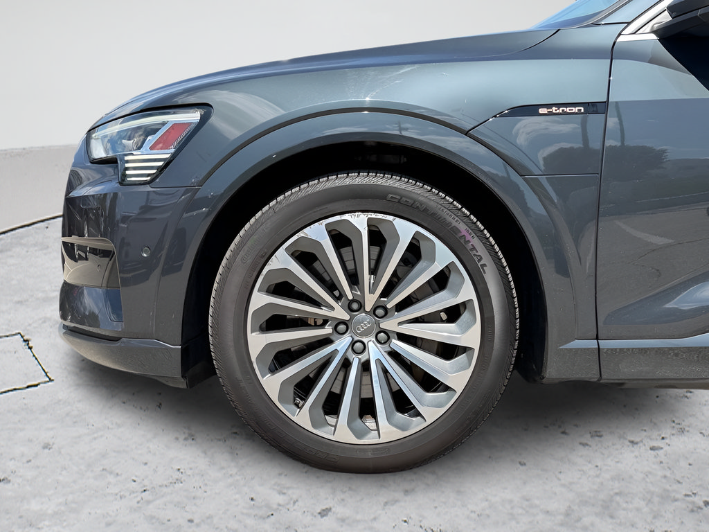 Used 2019 Audi e-tron Prestige w/ Prestige Package AWD/4WD image 36