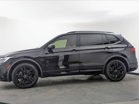 Used 2022 Volkswagen Tiguan SE R-Line FWD image 3