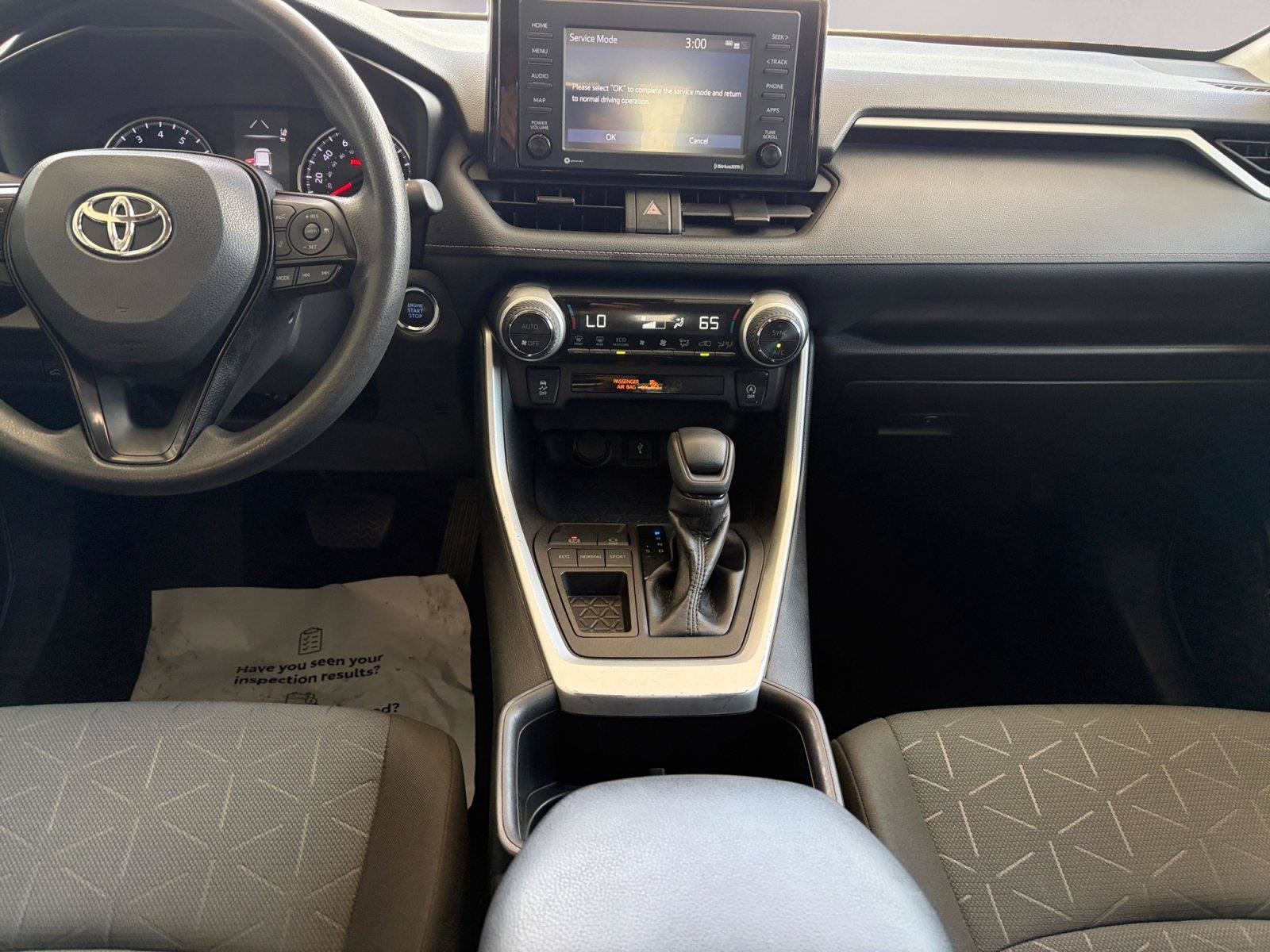 Used 2022 Toyota RAV4 XLE w/ Convenience Package FWD image 10