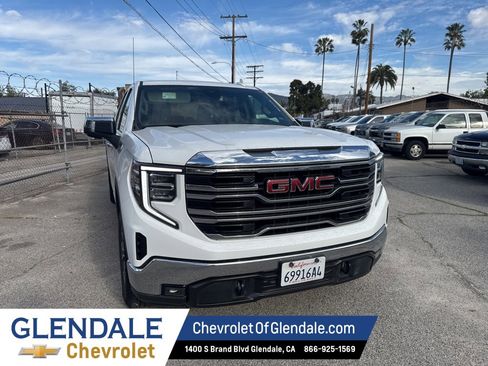 Used 2025 GMC Sierra 1500 SLT image 11