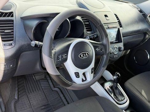 Used 2012 Kia Soul + image 4