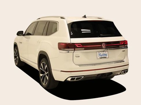 Used 2024 Volkswagen Atlas SEL Premium R-Line AWD/4WD image 8