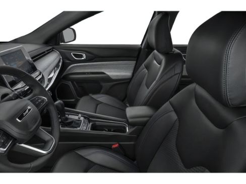 Used 2025 Jeep Compass Latitude AWD/4WD image 11