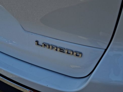 Used 2023 Jeep Grand Cherokee L Laredo image 20