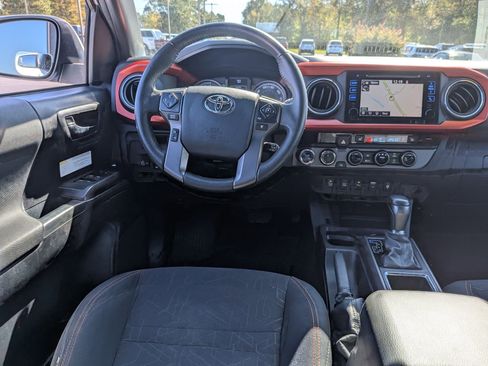 Used 2017 Toyota Tacoma 4x4 Double Cab image 23