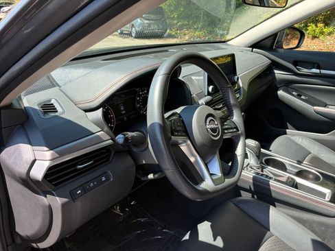 Used 2025 Nissan Altima 2.5 SR image 36