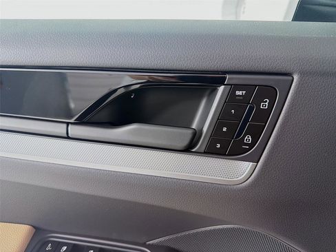 New 2026 Porsche Cayenne image 7