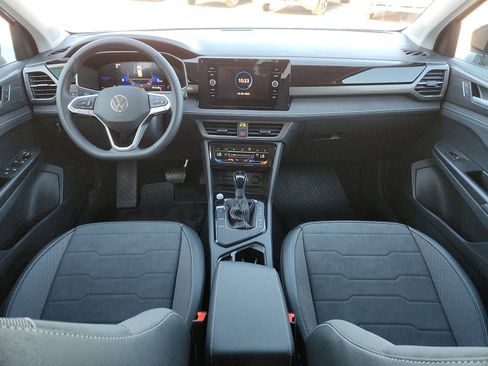 New 2026 Volkswagen Taos SE image 11