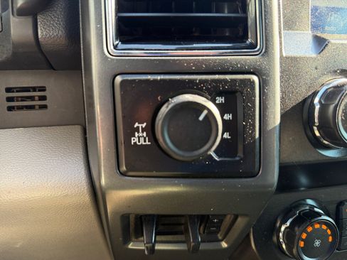 Used 2022 Ford F250 XLT w/ XLT Premium Package AWD/4WD image 23