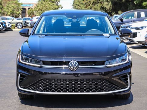 Certified 2025 Volkswagen Jetta S FWD image 3