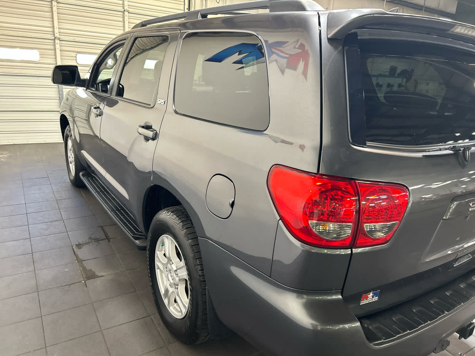 Used 2015 Toyota Sequoia SR5 AWD/4WD image 6