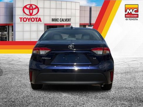Used 2025 Toyota Corolla LE FWD image 4