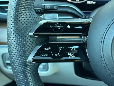 Used 2024 Mercedes-Benz GLS 450 4MATIC image 27