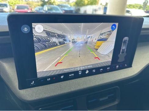 Used 2025 Ford Maverick XLT w/ XLT Luxury Package image 10