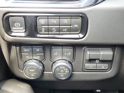 New 2026 GMC Yukon Denali w/ Denali Reserve Package image 26