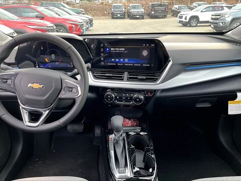 New 2026 Chevrolet Trax LT w/ LT Convenience Package FWD image 13