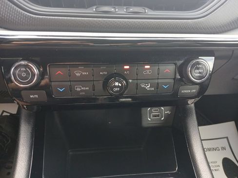 Used 2023 Jeep Compass Trailhawk AWD/4WD image 18