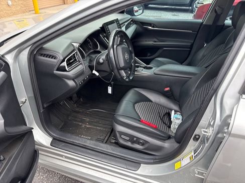 Used 2021 Toyota Camry SE FWD image 6