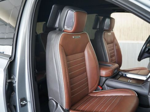 Used 2023 GMC Yukon XL Denali Ultimate AWD/4WD image 30