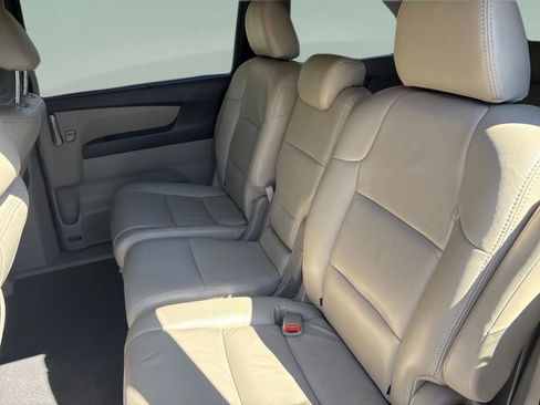 Used 2011 Honda Odyssey EX image 16