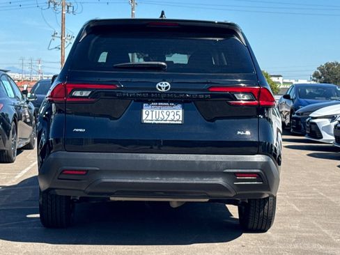 Used 2025 Toyota Grand Highlander AWD image 5
