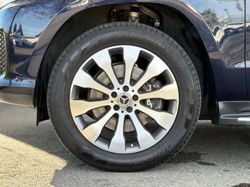 Used 2018 Mercedes-Benz GLS 450 4MATIC image 32