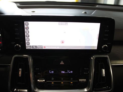 Used 2023 Kia Sorento SX AWD/4WD image 16