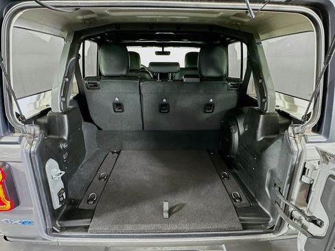 Used 2023 Jeep Wrangler Sahara image 28