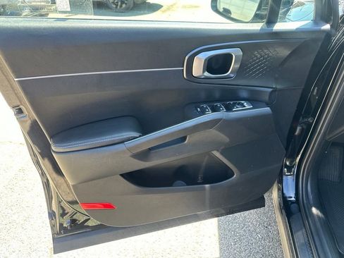 Used 2024 Kia Sorento S w/ Panoramic Sunroof Package AWD/4WD image 8