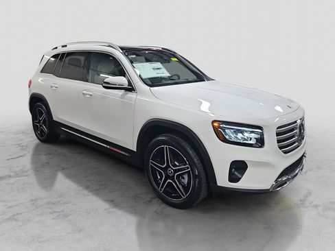 New 2026 Mercedes-Benz GLB 250 4MATIC image 3