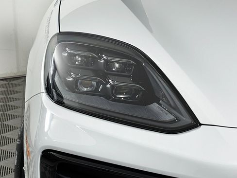 New 2026 Porsche Cayenne image 11