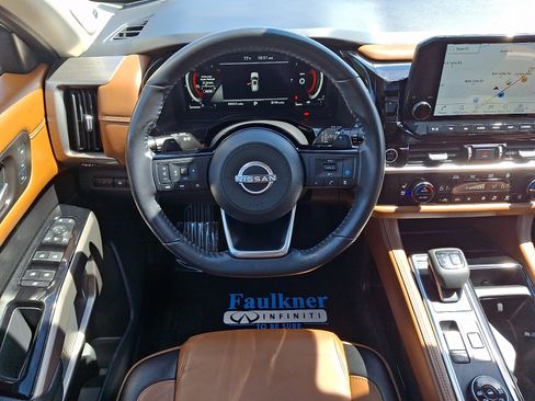 Used 2023 Nissan Pathfinder Platinum w/ Cargo Package AWD/4WD image 11